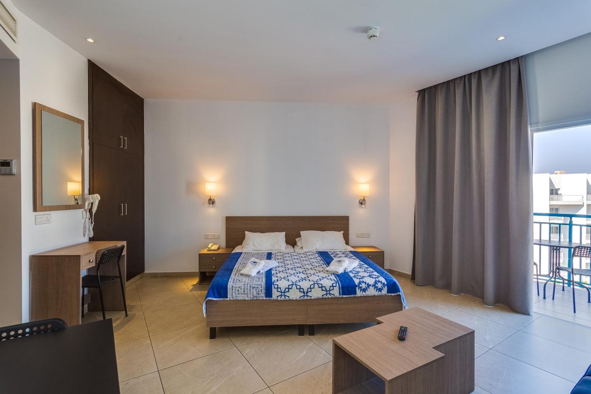 Tetyk Hotel Pernera Extérieur photo